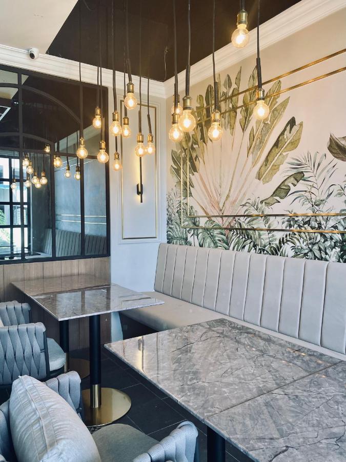 Grand Eska Hotel & Suites Batam Nagoya Extérieur photo