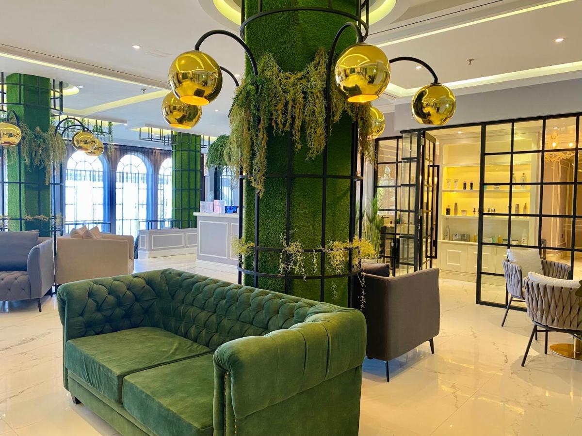Grand Eska Hotel & Suites Batam Nagoya Extérieur photo