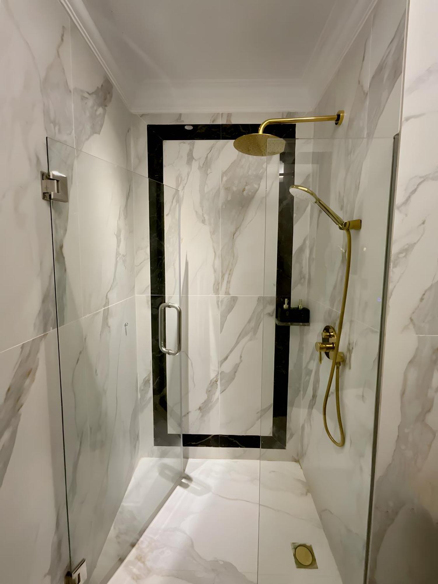 Grand Eska Hotel & Suites Batam Nagoya Extérieur photo