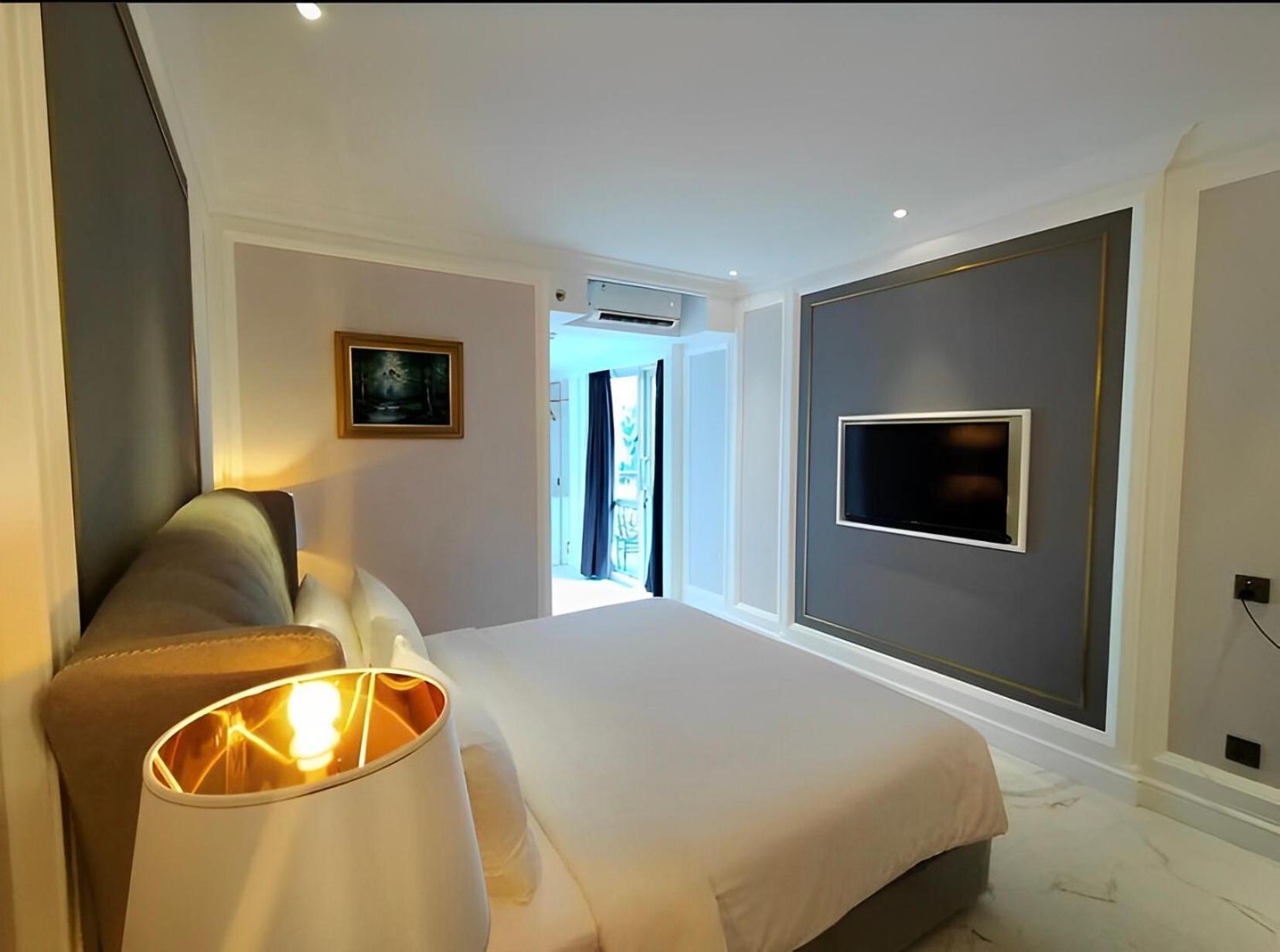 Grand Eska Hotel & Suites Batam Nagoya Extérieur photo